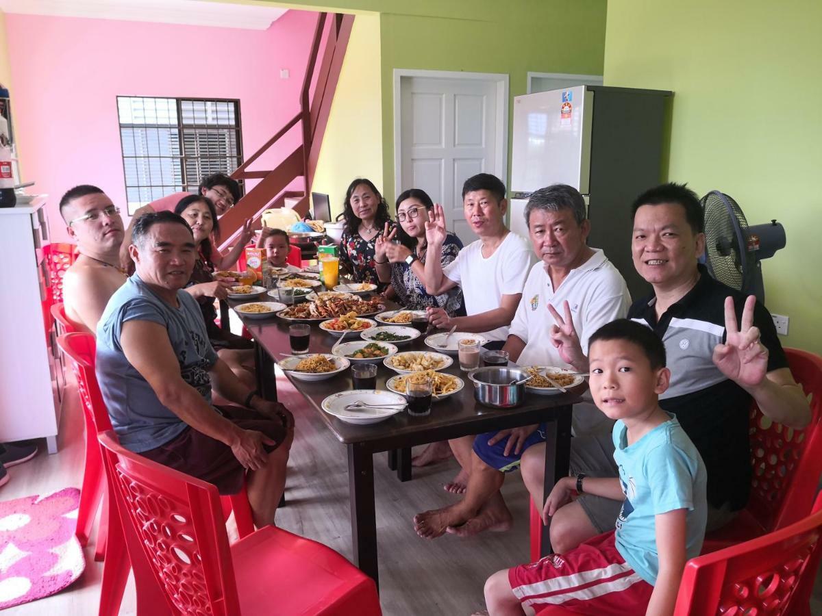 I Love U Bnb 爱乐游民宿 步行5 分钟到码头 Semporna Buitenkant foto
